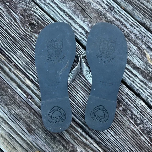 Brighton Alice thong sandals metallic leather wit heart size 7 flip flop shoes